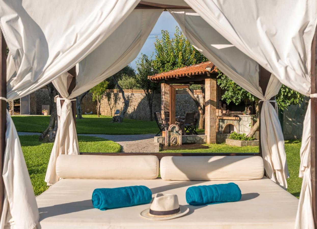 Villa Maxim With Private Pool & Tennis Court Halikounas Bagian luar foto