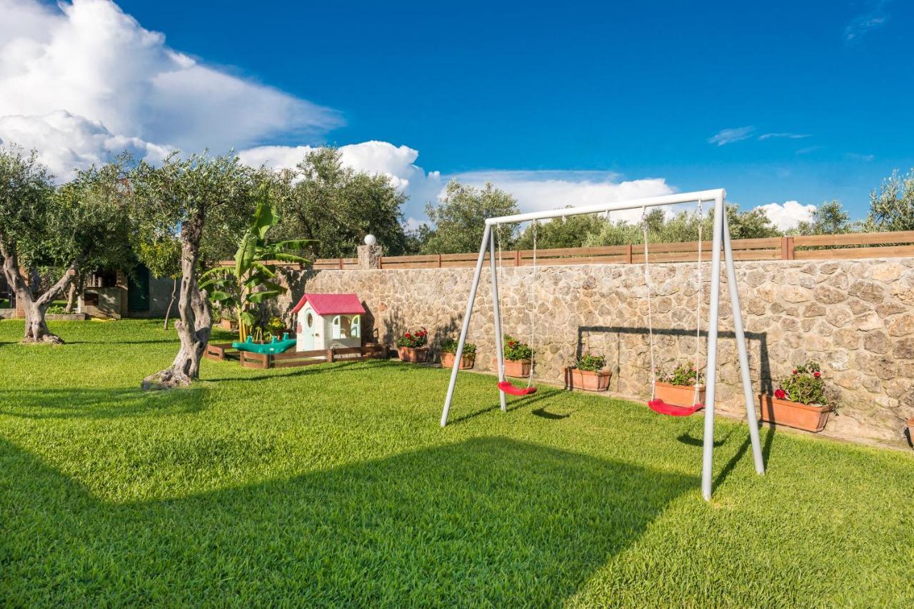 Villa Maxim With Private Pool & Tennis Court Halikounas Bagian luar foto