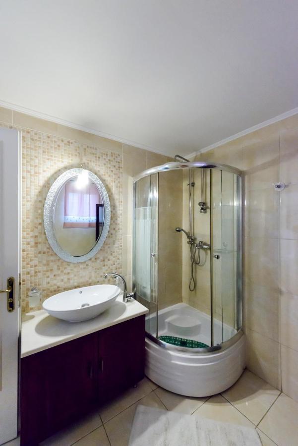 Villa Maxim With Private Pool & Tennis Court Halikounas Bagian luar foto